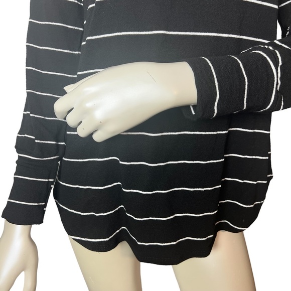 Jess LA Black and White Summer knit Top - Picture 4 of 9